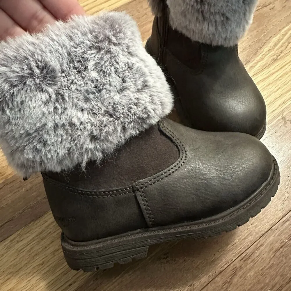 OshKosh B’Gosh Empress Boots, Faux Fur, Faux Leather, Toddler Size‎ 6
